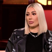 Demi Sims (Undefined/Queer, She/Her)