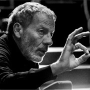 Σταύρος Ξαρχάκος