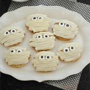 Cinnamon Roll Mummies