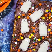 Flourless Halloween Reese's Cookie Bars