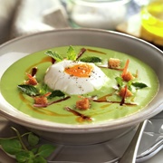 Guisantes Con Huevo Poché Y Trufa