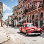Ride in a Vintage Car in Havana (Cuba)