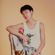 Jes Tom (Queer, Non-Binary, They/Them)