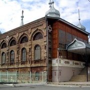 Six Dome Synagogue, Qırmızı Qəsəbə