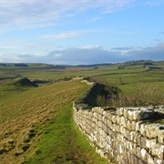 Hadrian&#39;s Wall: Cawfields Roman Wall