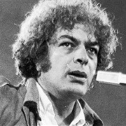 Μάνος Λοίζος