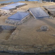 The Middle-Helladic Tumuli