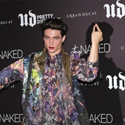 Ezra Miller (All Prounouns, She/He/They/Other)