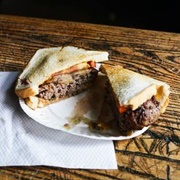 Louis Lunch&#39;s Original Burger - New Haven, CT