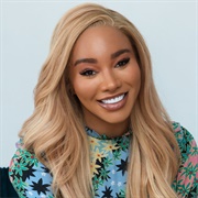 Munroe Bergdorf (She/They)