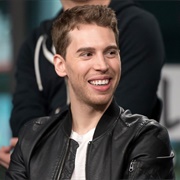 Jordan Gavaris (Gay, He/Him)