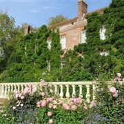 Pashley Manor Gardens