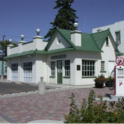 Little Chief Service Station, Saskatoon