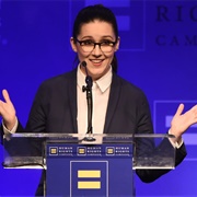 Shannon Woodward (Queer, She/Her)