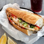 Street Food in Istanbul: Balik Ekmek & Grilled Corn on the Cob