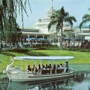 Plaza Swan Boat Disney