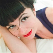 Siouxsie Q (Queer Femme, She/Her)