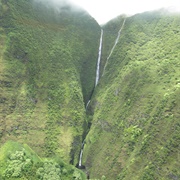Oloʻupena Falls