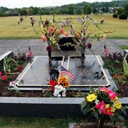 Johnny Cash and June Carter-Cash  (Hendersonville, Tennessee)