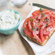Toast With Cream Cheese & Tomato