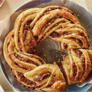 Salted Caramel Pumpkin Pie Crescent Wreath