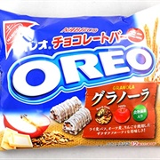 Oreo Mini Bar Granola