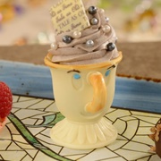 White Chocolate Chip Cup
