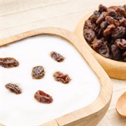 Raisin Yogurt