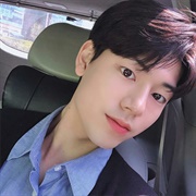 Hyeongseong (Bisexual, He/Him)