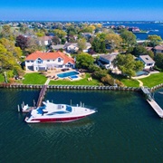 Hewlett Harbor, New York