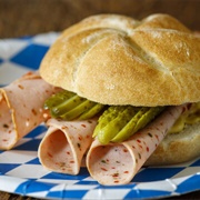 Wurstbrötchen / Wurstsemmel