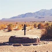 Old Stovepipe Wells