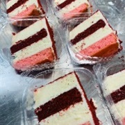 BW Sweets Bakery Strawberry Red Velvet Combo