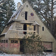 Explore the Abandoned "Alien" House in Bristol, ME