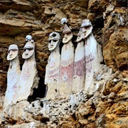 Sarcofagos De Karajia, Peru