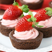 Strawberry Cheesecake Chocolate Cookie Cups