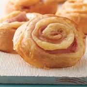 Wisconsin: Ham and Cheese Crescent Roll-Ups