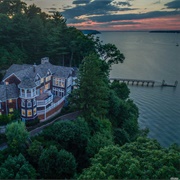 Laurel Hollow, New York