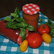 Homemade Tomato Sauce With Basil