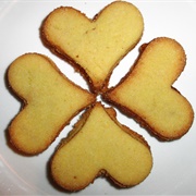 Vegan Marzipan and Semolina Cookies Filled With Quince Jelly