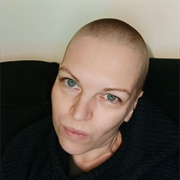 Helen Oakleigh (Queer, She/They)