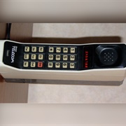 1983: Cell Phone