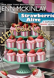 Strawberried Alive (Jenn McKinlay)