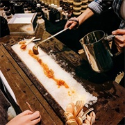 Tire D'érable Sur La Neige