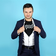 Lewis Oakley (Bisexual, He/Him)