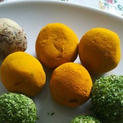 Vegan Turmeric Snack Balls