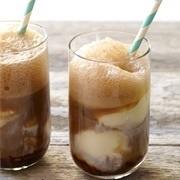 Old Fashioned Root Beer Floats