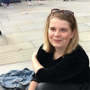 Eliot Salt (Queer, She/Her)