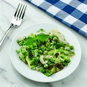 Peas Braised With Lettuce and Onions