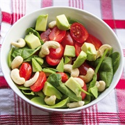 Spinach Salad With Tomatoes, Avocado and Cashew Nuts